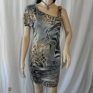 ARDEN B. ONE SHOULDER BEAUTIFUL DRESS